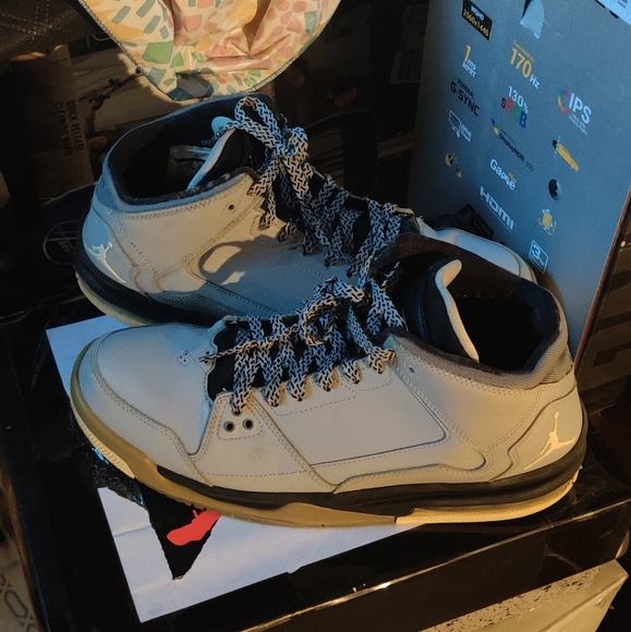 Jordan 4 retro size 11 - Picture 1 of 4